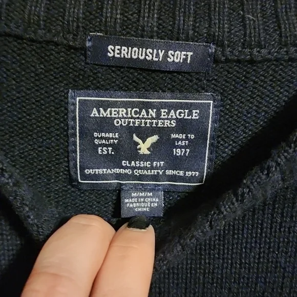 American Eagle sweater - Picture 2 of 5